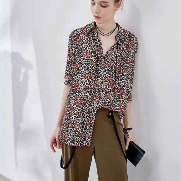 Equipment Adalyn Leopard Heart Print Silk Shirt Natural Ginseng Size XS - Picture 4 of 12